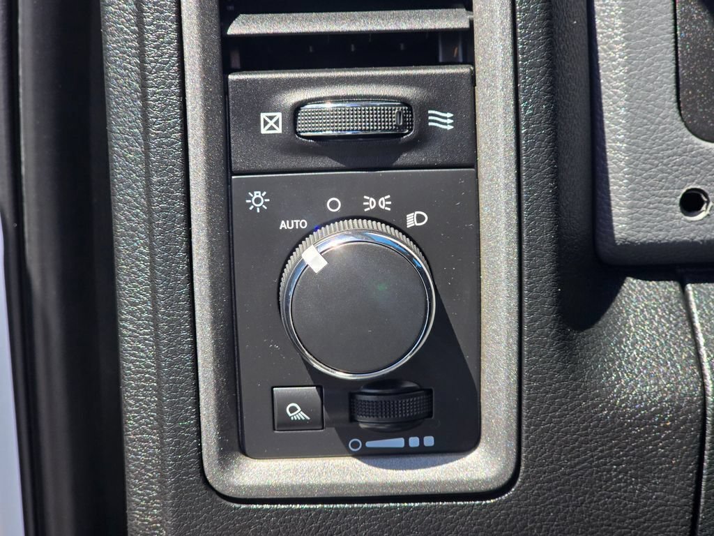 Used 2015 RAM 1500 Tradesman w/ Power & Remote Entry Group AWD/4WD image 24