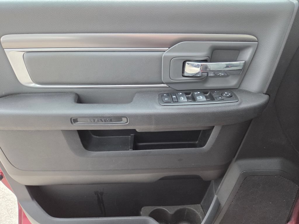 Used 2021 RAM 1500 Classic SLT AWD/4WD image 29
