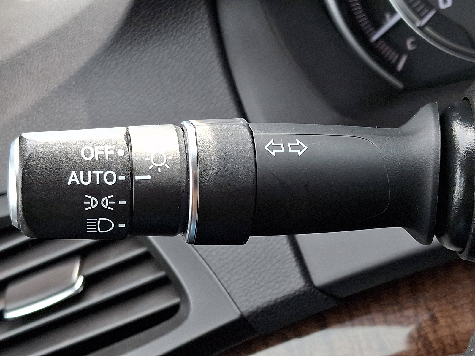 Used 2020 Acura MDX SH-AWD image 27