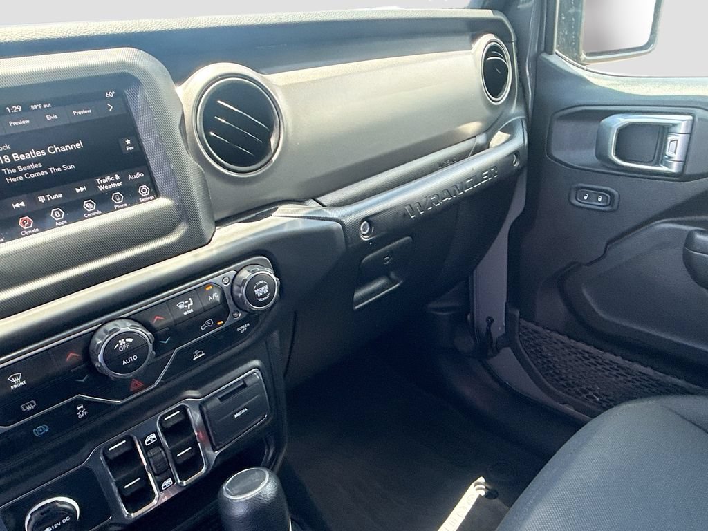 Used 2023 Jeep Wrangler Unlimited AWD/4WD image 24