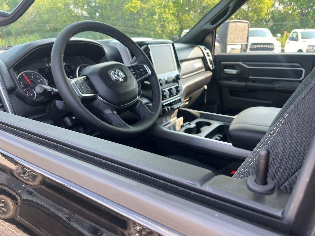 New 2025 RAM 2500 Big Horn AWD/4WD image 14