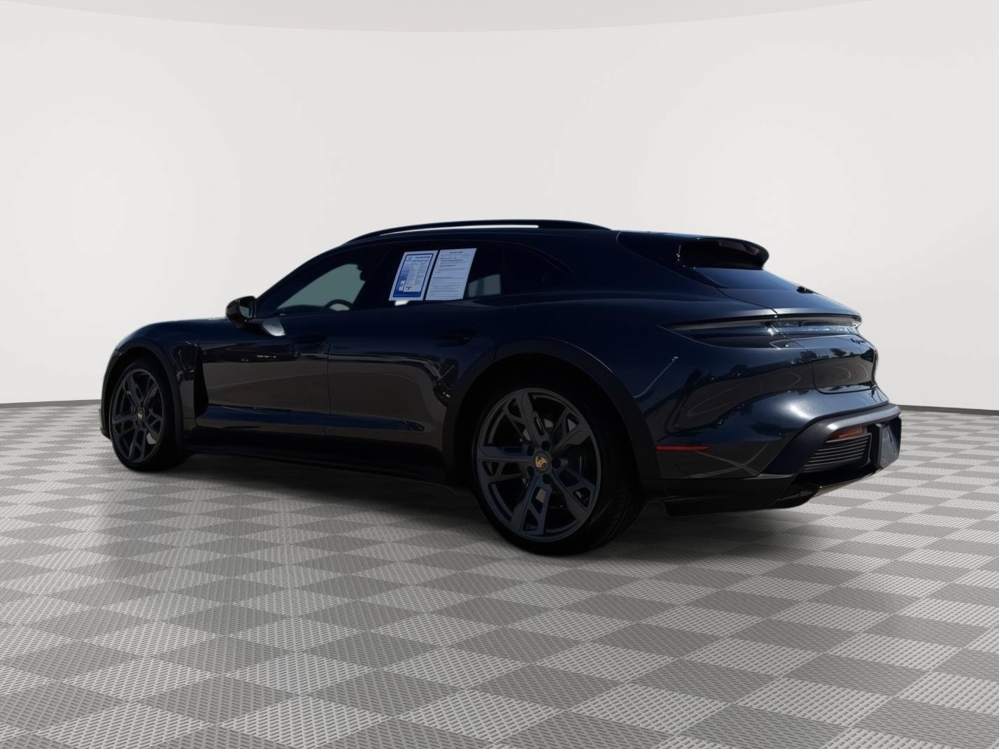 Used 2022 Porsche Taycan 4 Cross Turismo AWD/4WD image 4