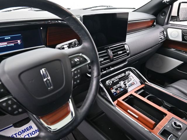 Used 2024 Lincoln Navigator Reserve image 23