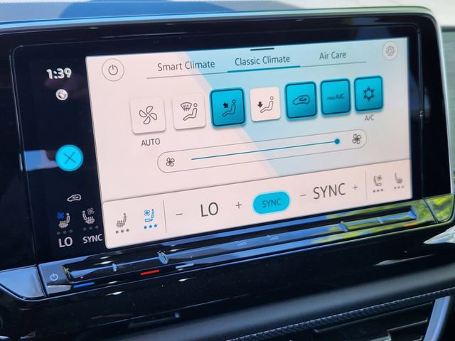 New 2025 Volkswagen Atlas Cross Sport SE image 10