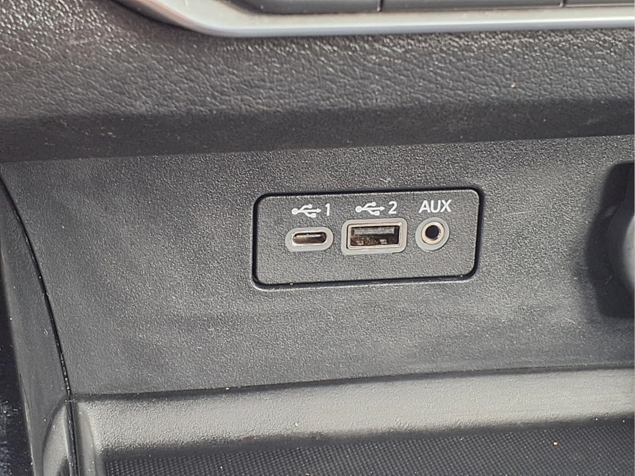 Used 2024 Nissan Altima 2.5 SV FWD image 15
