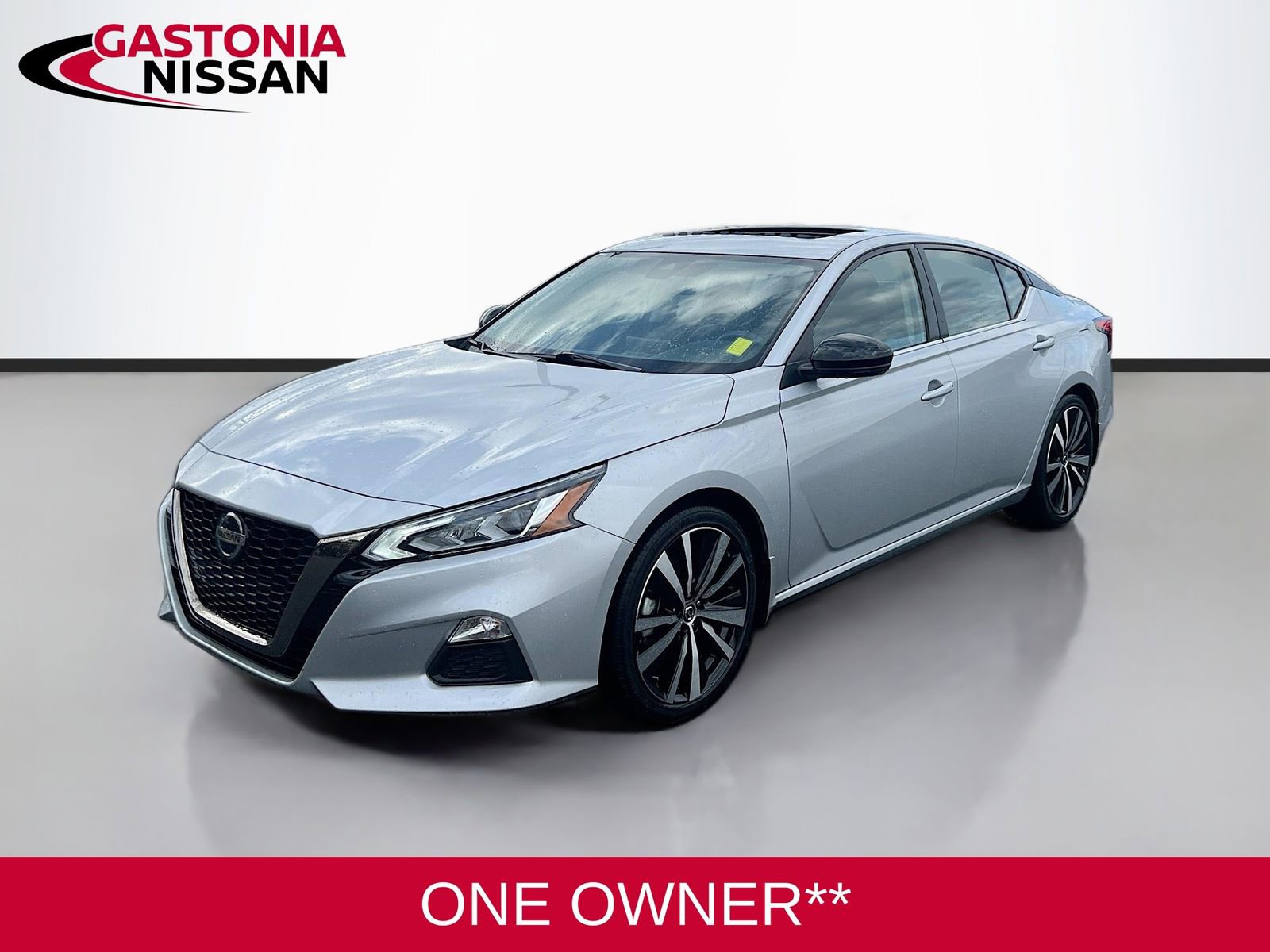 Used 2021 Nissan Altima 2.5 SR w/ SR Premium Package image 3