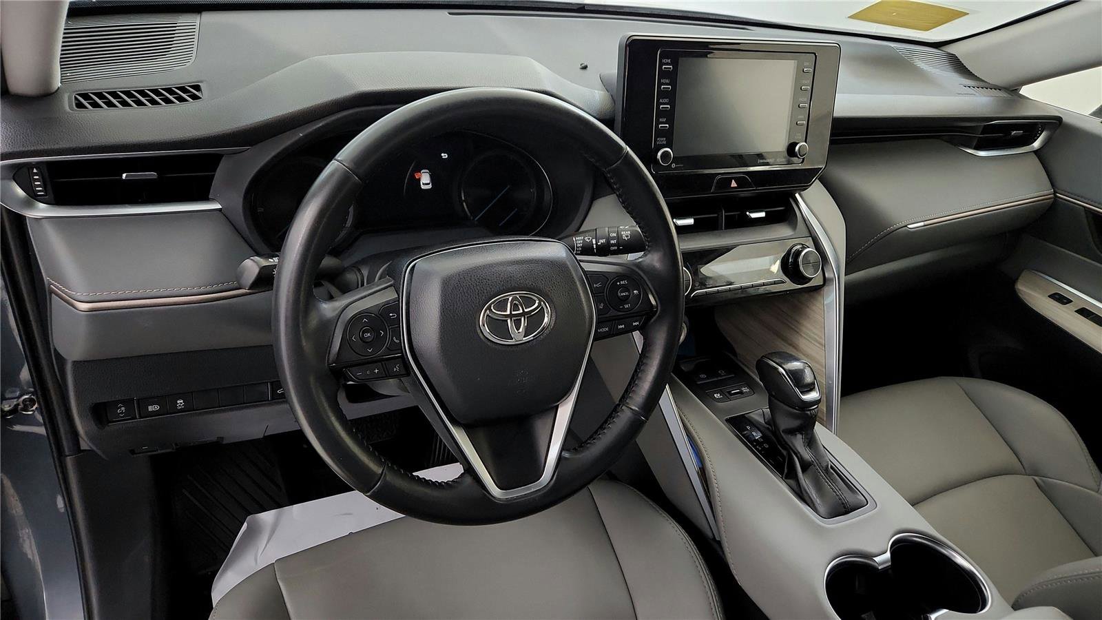 Certified 2022 Toyota Venza XLE image 24