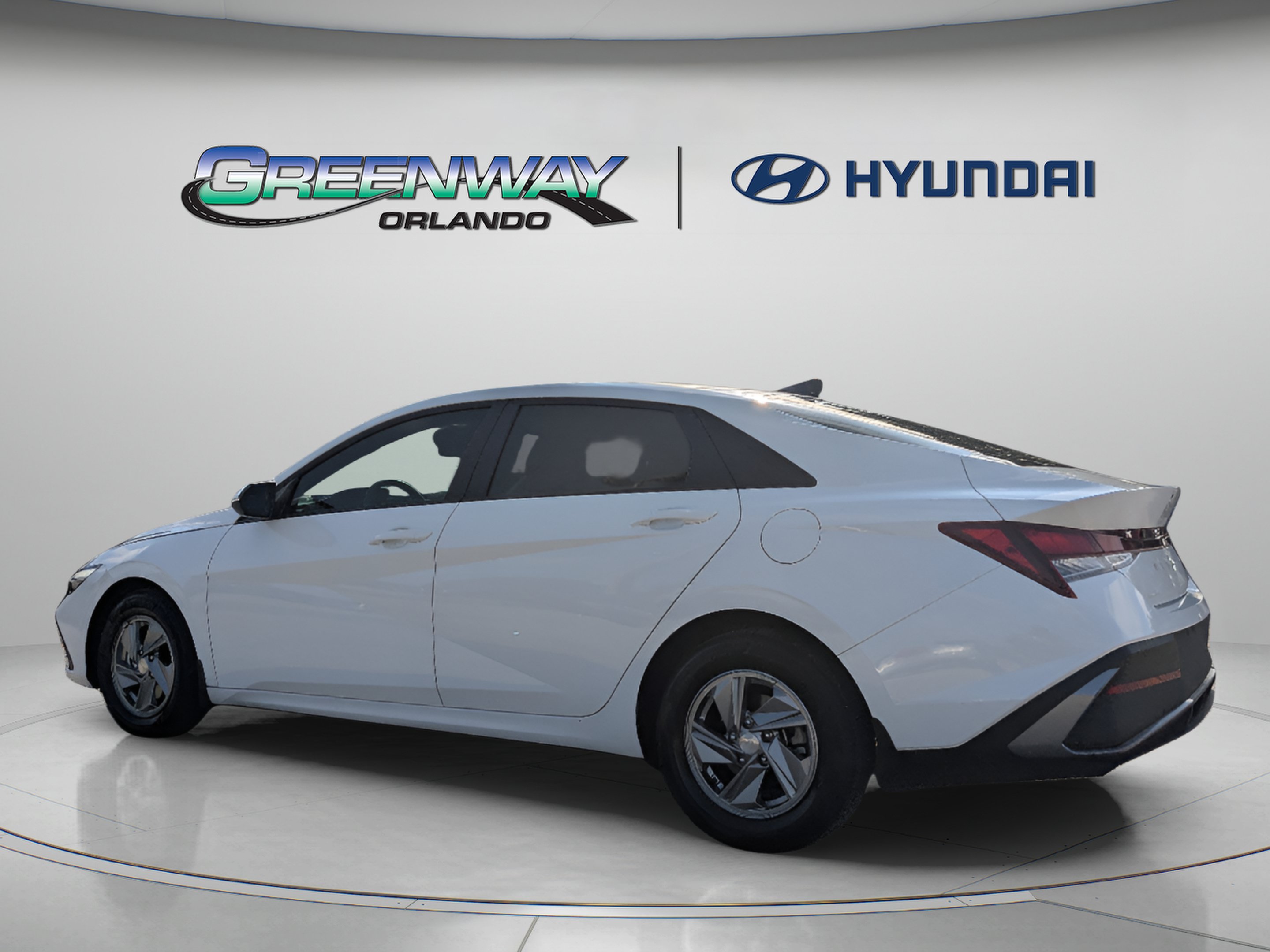 Used 2024 Hyundai Elantra SE FWD image 12