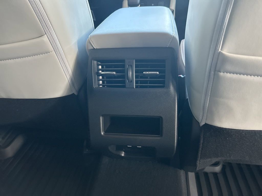 New 2026 Mitsubishi Outlander SE image 29