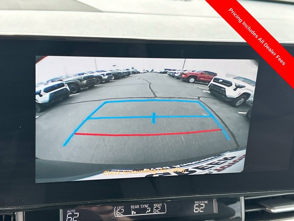 Used 2026 Toyota Sienna XLE FWD image 13