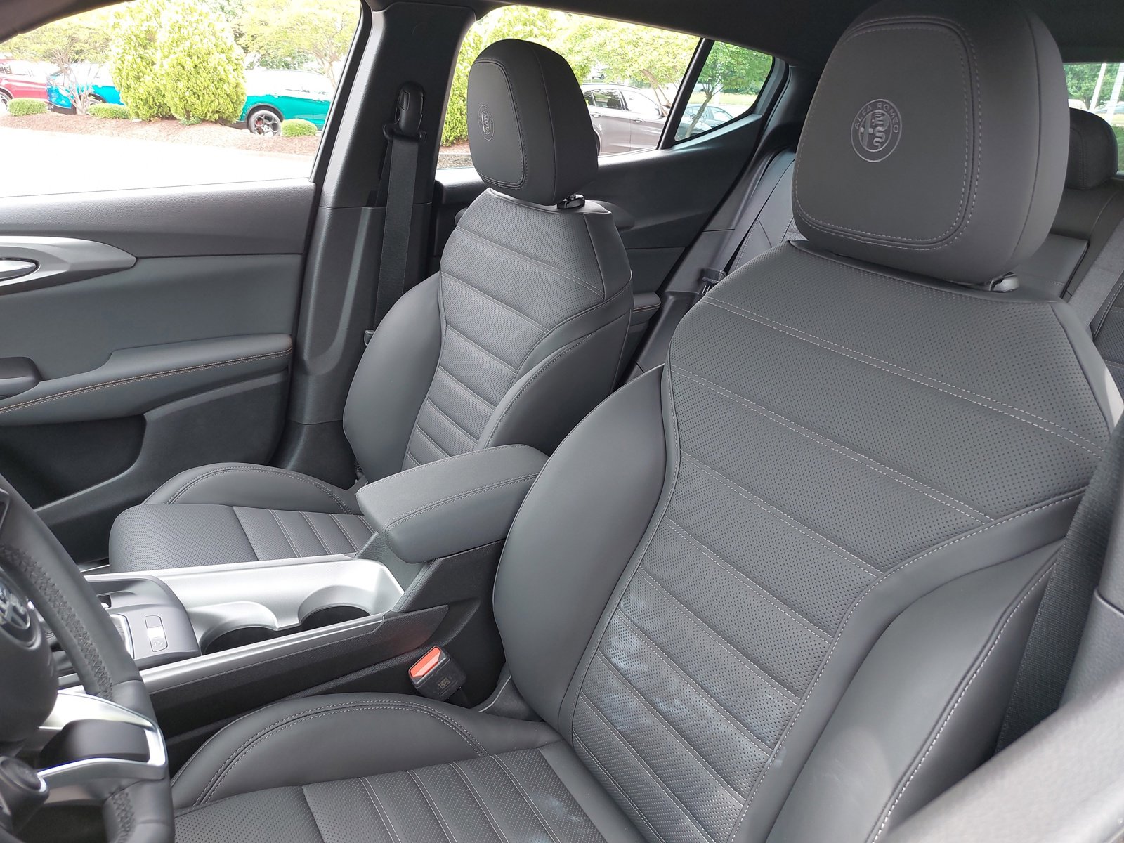 New 2025 Alfa Romeo Tonale w/ Premium Package image 16