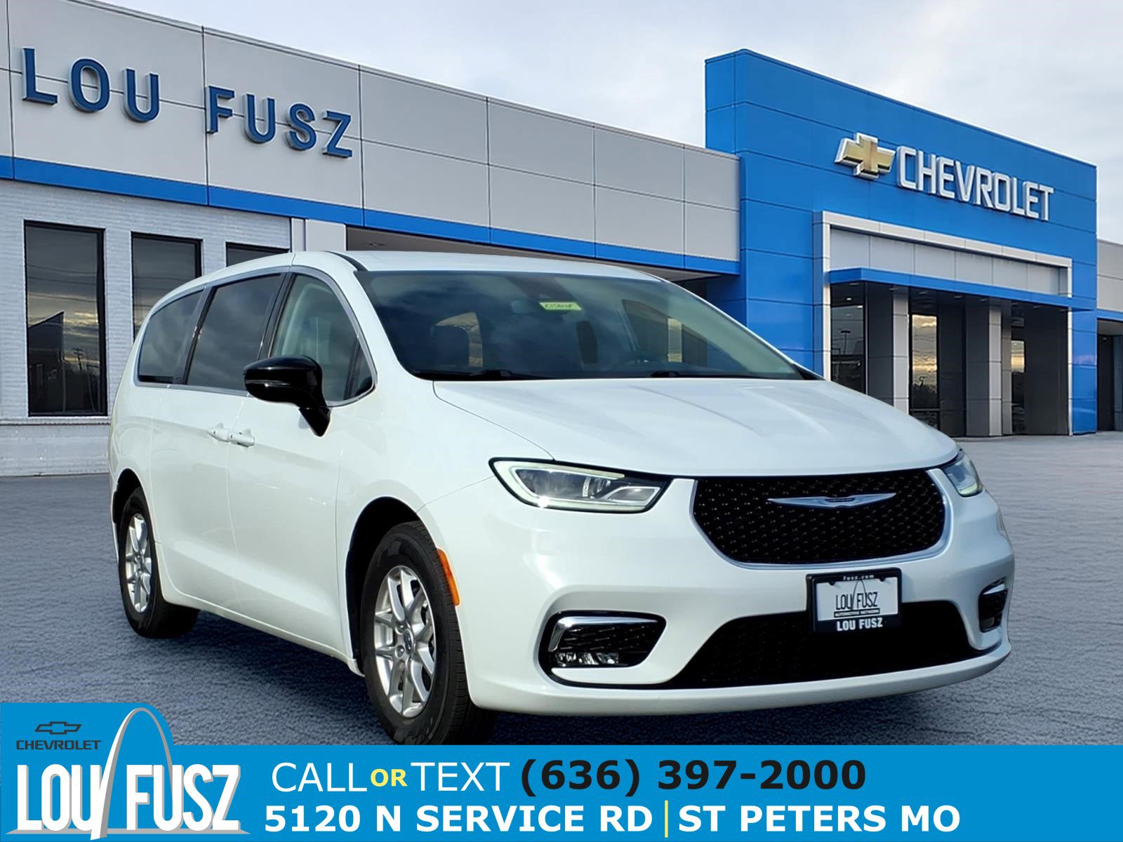 Used 2024 Chrysler Pacifica Touring-L video 1