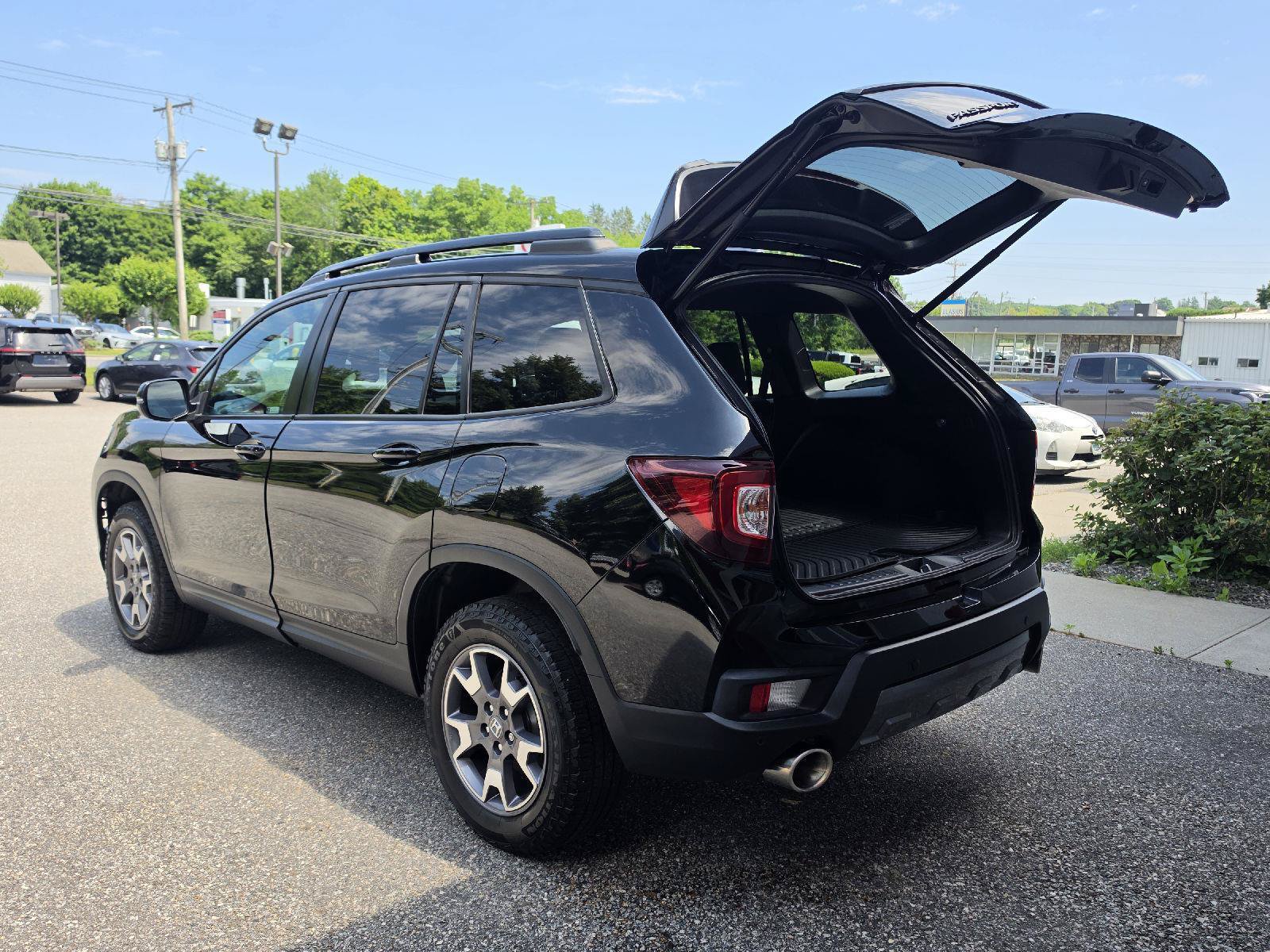 Used 2023 Honda Passport TrailSport image 9