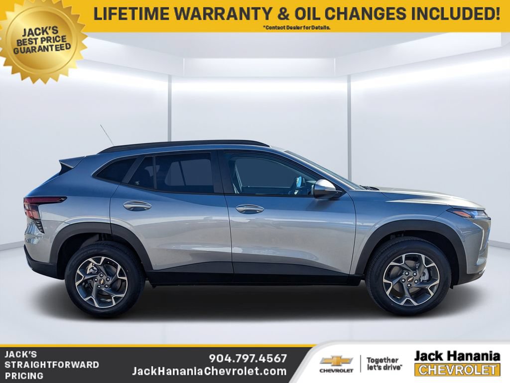 New 2026 Chevrolet Trax LT w/ Driver Confidence Package FWD image 2
