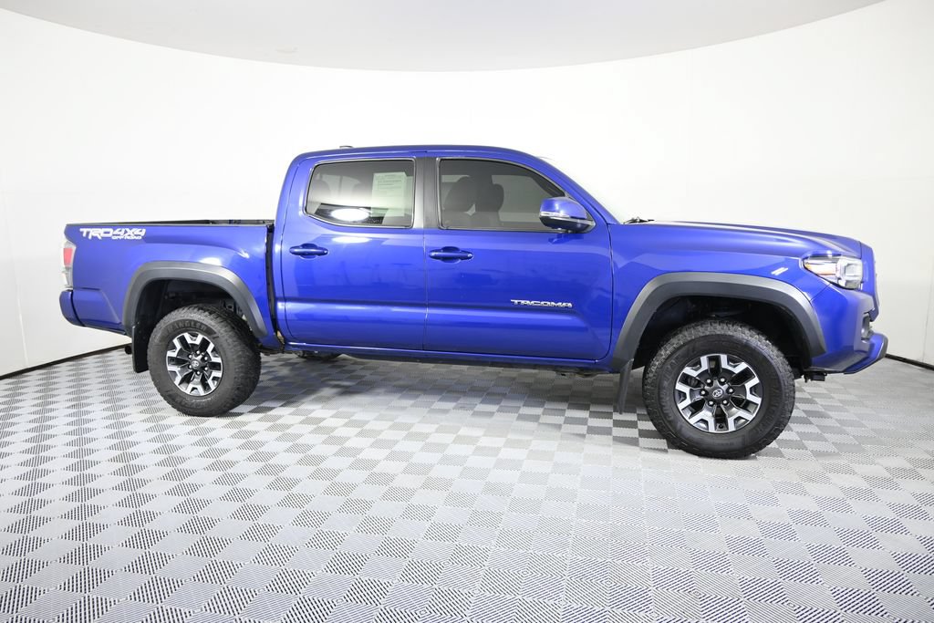 Used 2022 Toyota Tacoma TRD Off-Road w/ Technology Package AWD/4WD image 9