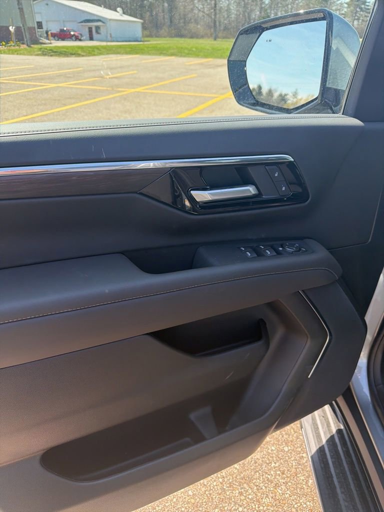 New 2026 Chevrolet Tahoe LS image 9