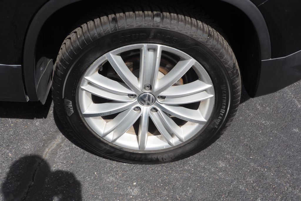 Used 2015 Volkswagen Tiguan S FWD image 9