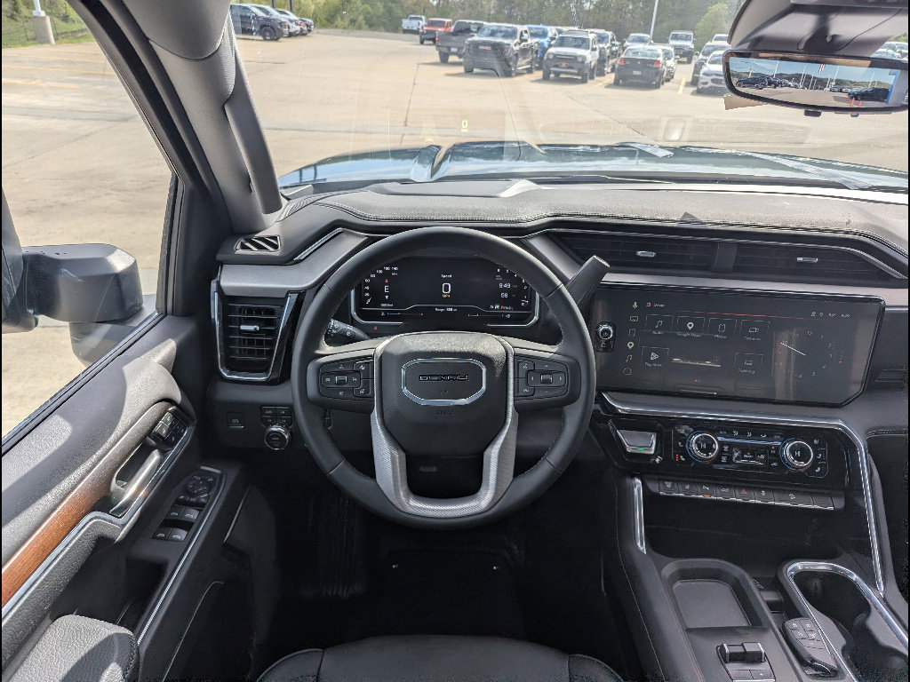 Used 2025 GMC Sierra 3500 Denali w/ Denali Reserve Package image 3