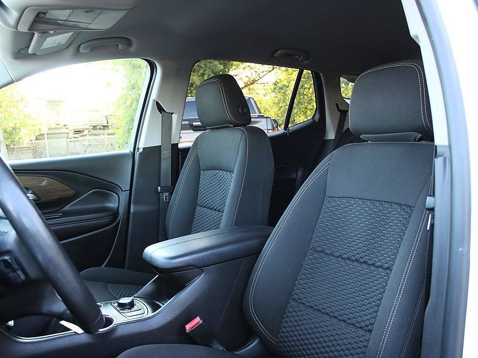 Used 2020 GMC Terrain SLE w/ Elevation Edition FWD image 18