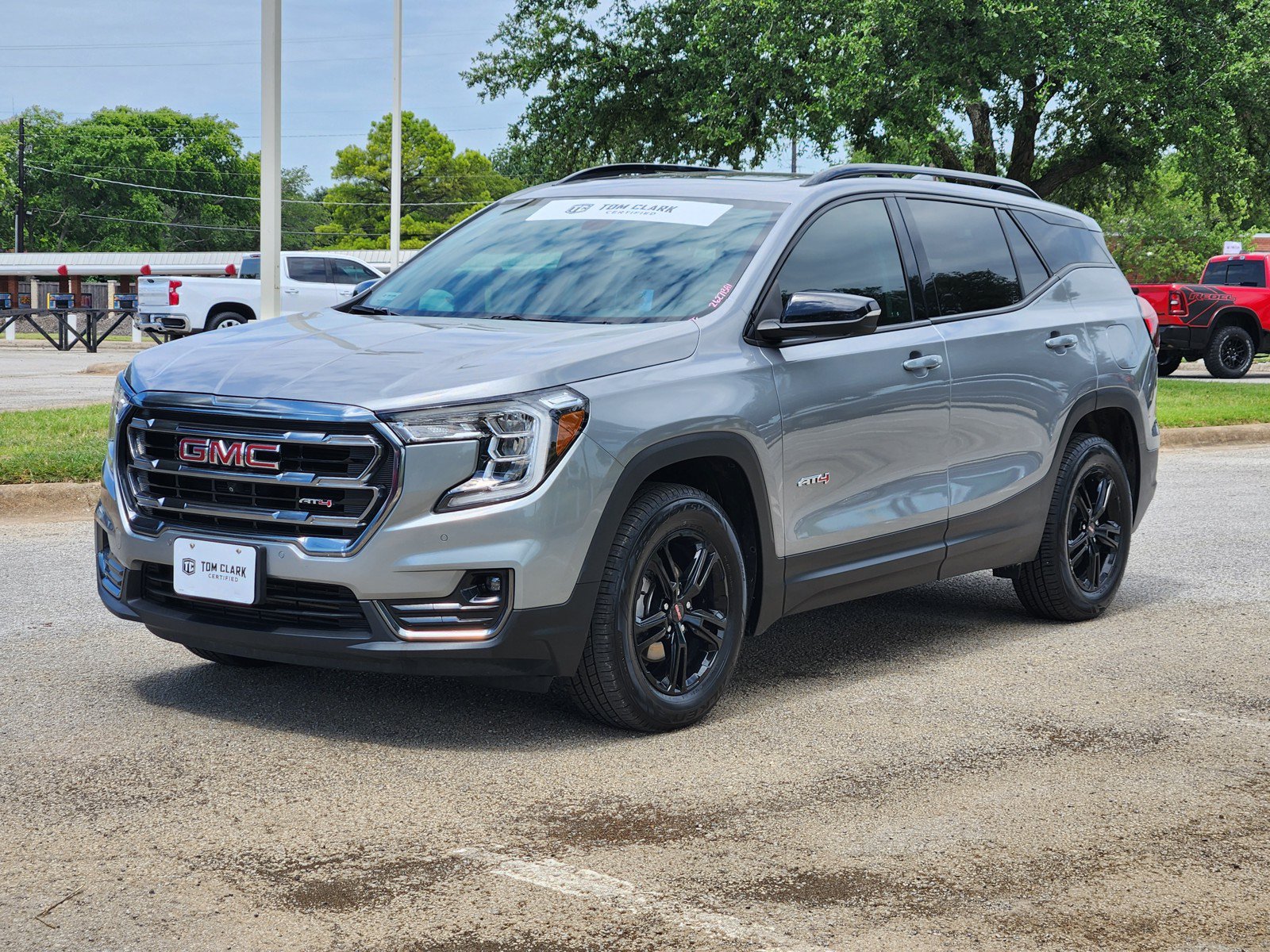 Used 2024 GMC Terrain AT4 w/ Infotainment Package II AWD/4WD image 2