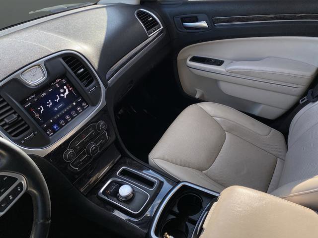 Used 2018 Chrysler 300 Limited w/ Safetytec Plus Group image 22