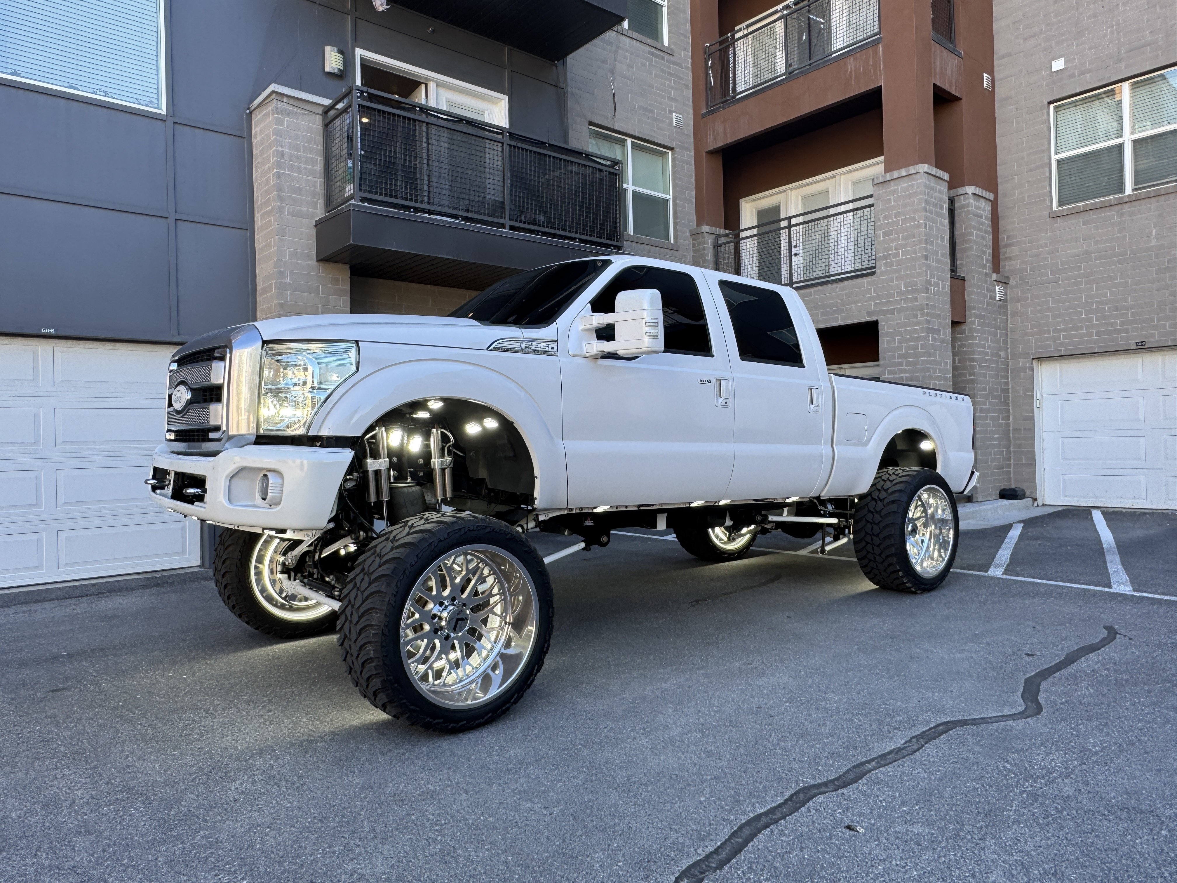 Used 2013 Ford F250 Platinum AWD/4WD image 4