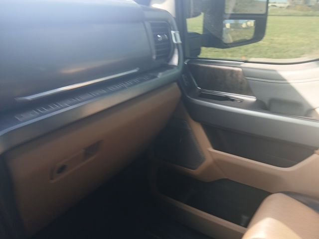 Used 2025 Ford F250 Lariat w/ Chrome Package image 17