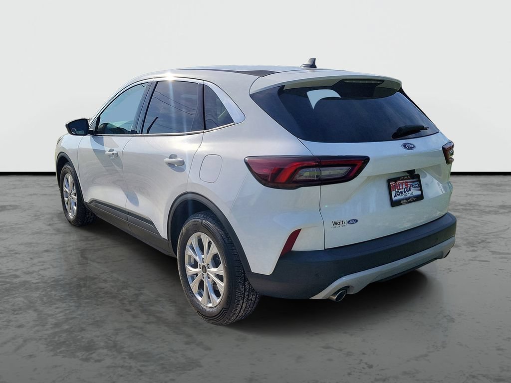 Used 2023 Ford Escape Active w/ Tech Pack #1 FWD image 3