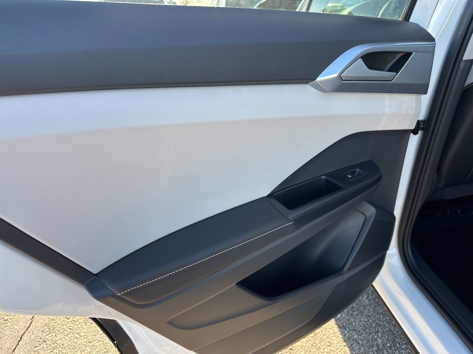 New 2026 Volkswagen Taos SE image 22