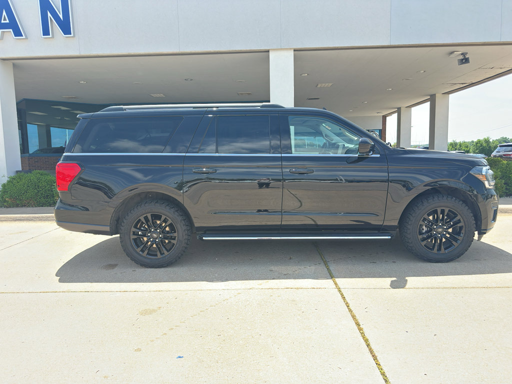 Used 2023 Ford Expedition Max XLT AWD/4WD image 7