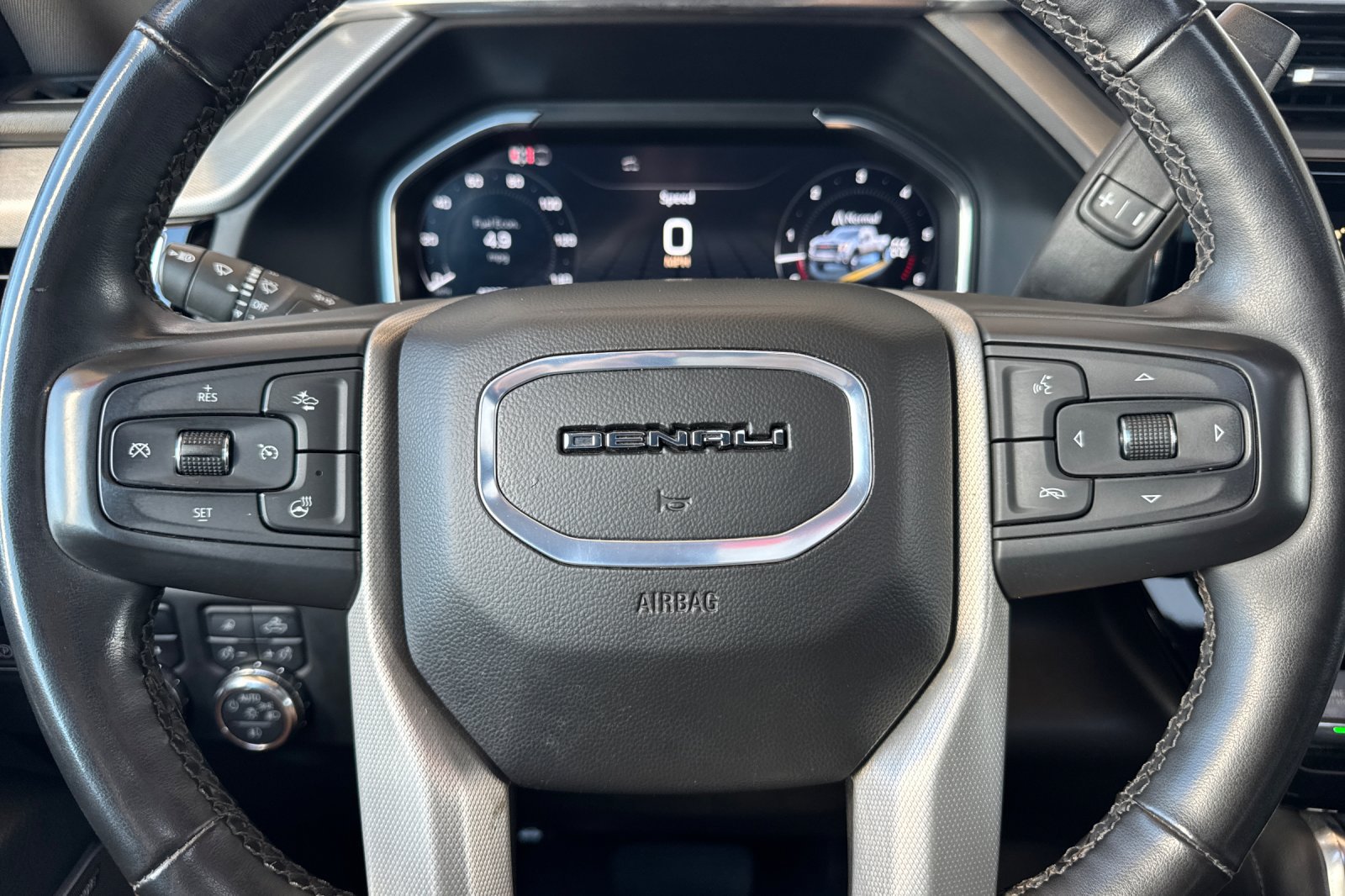 Used 2024 GMC Sierra 3500 Denali w/ Denali Reserve Package AWD/4WD image 27