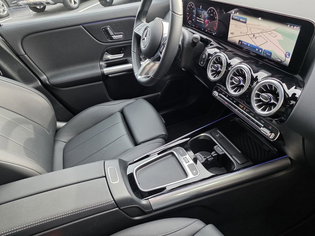 Certified 2025 Mercedes-Benz GLA 250 4MATIC image 31