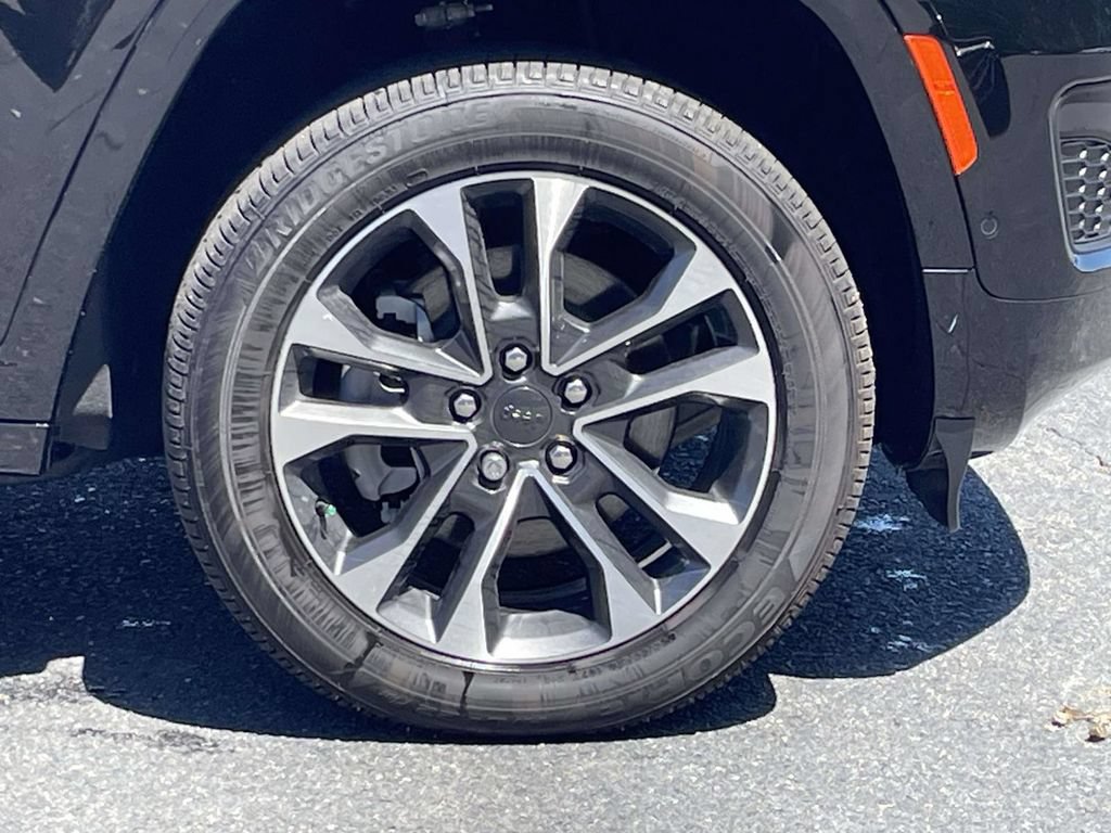 New 2025 Jeep Grand Cherokee L Overland w/ Luxury Tech Group IV AWD/4WD image 10