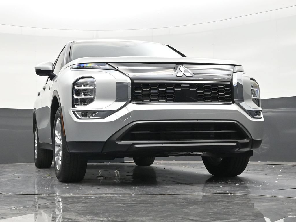New 2026 Mitsubishi Outlander ES FWD image 25