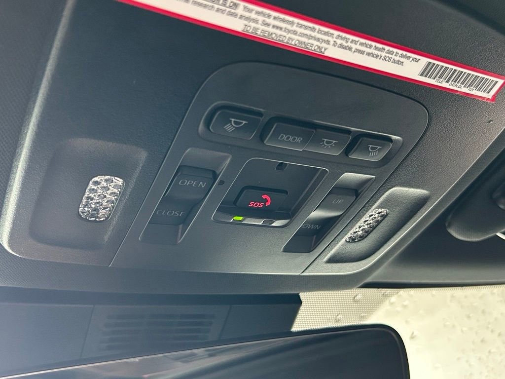 Used 2025 Toyota Camry SE w/ Convenience Package FWD image 27