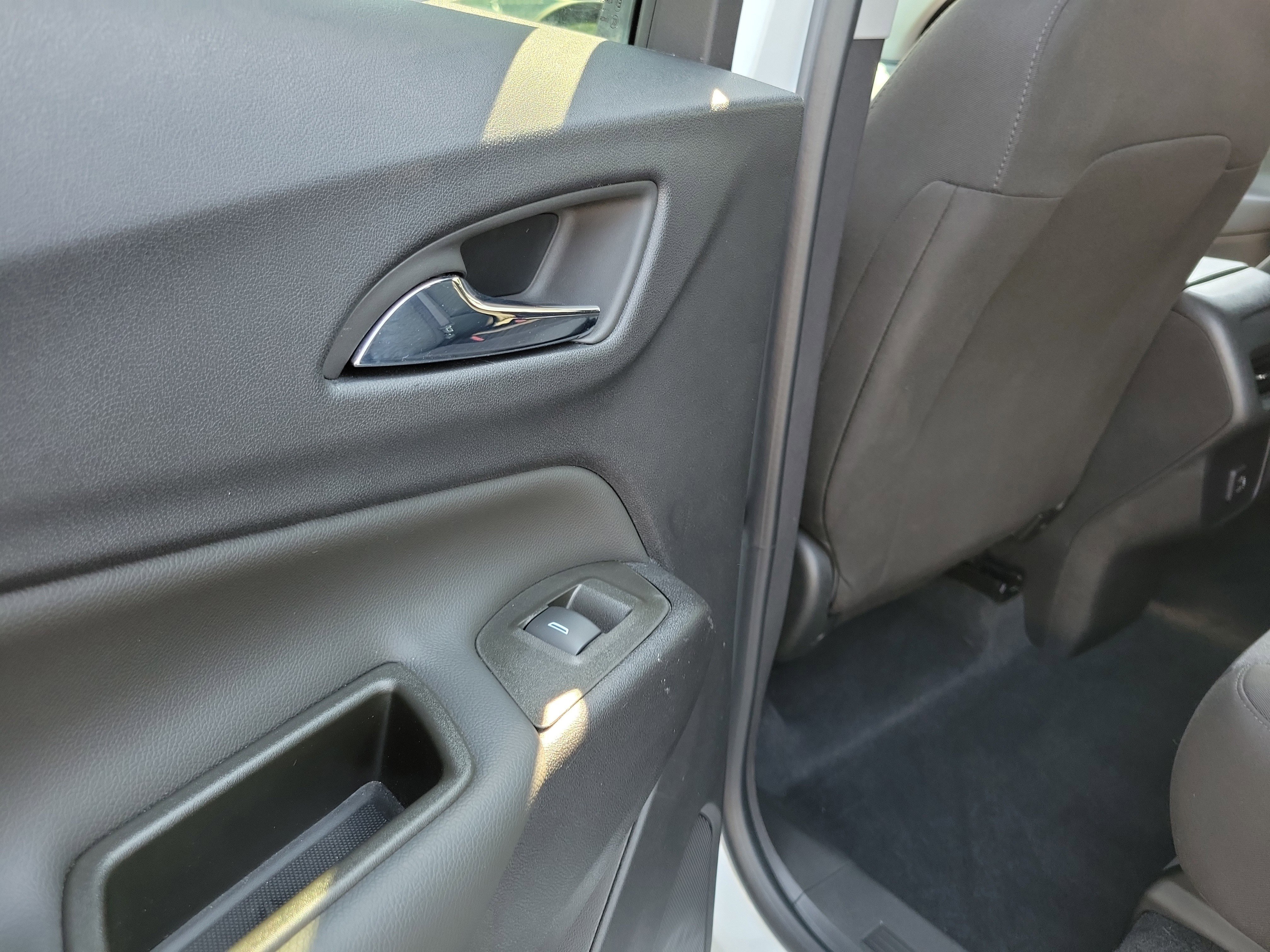 Used 2023 Chevrolet Equinox LT image 13