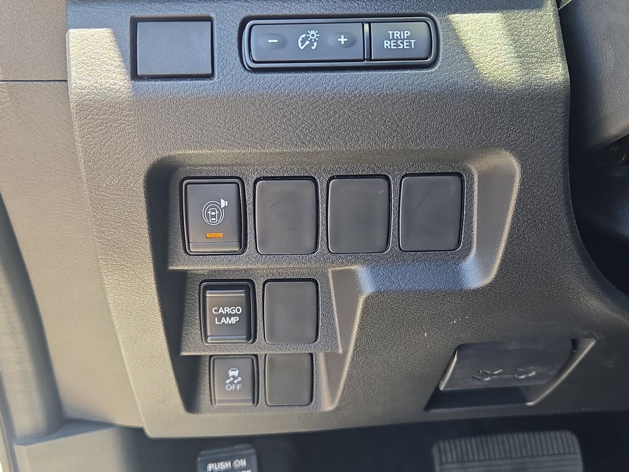 Certified 2025 Nissan Frontier SV RWD image 24
