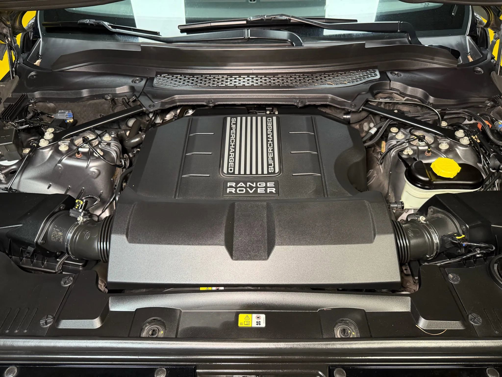 Used 2014 Land Rover Range Rover Supercharged image 57