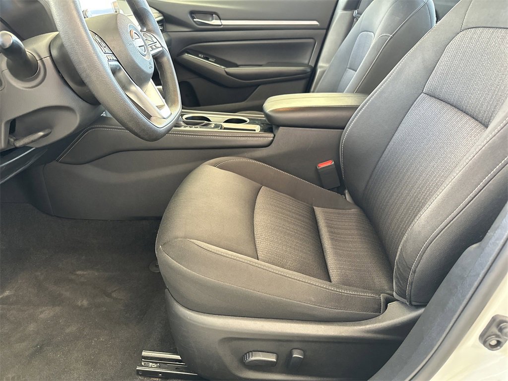 Used 2023 Nissan Altima 2.5 SV image 13