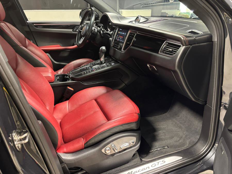 Used 2018 Porsche Macan GTS image 18