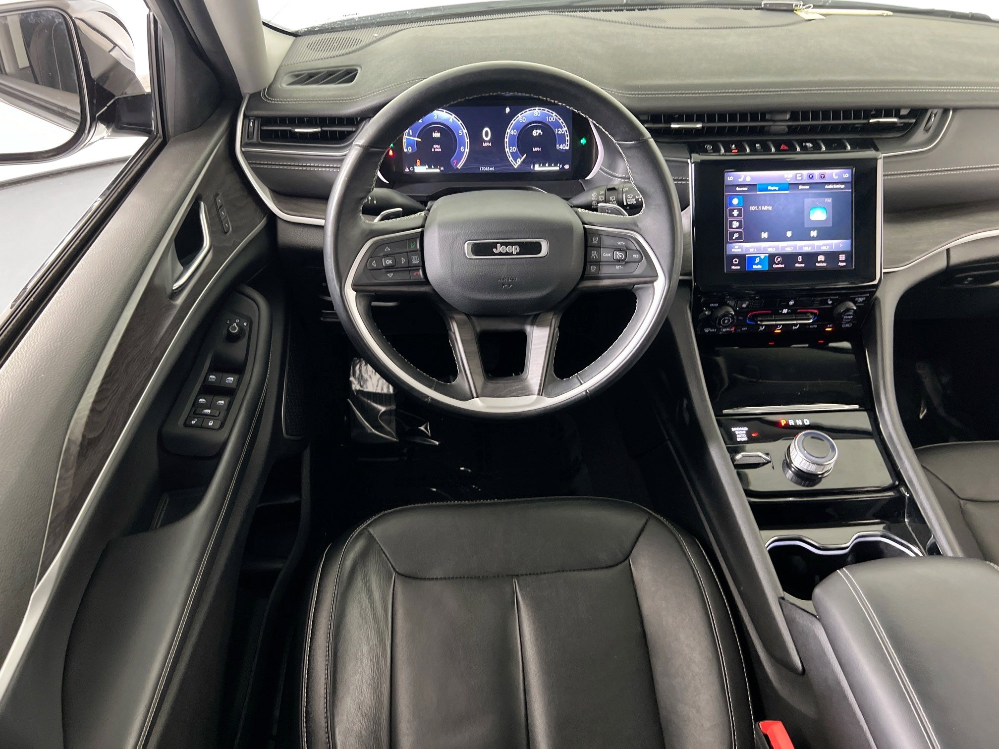 Used 2022 Jeep Grand Cherokee Limited image 19