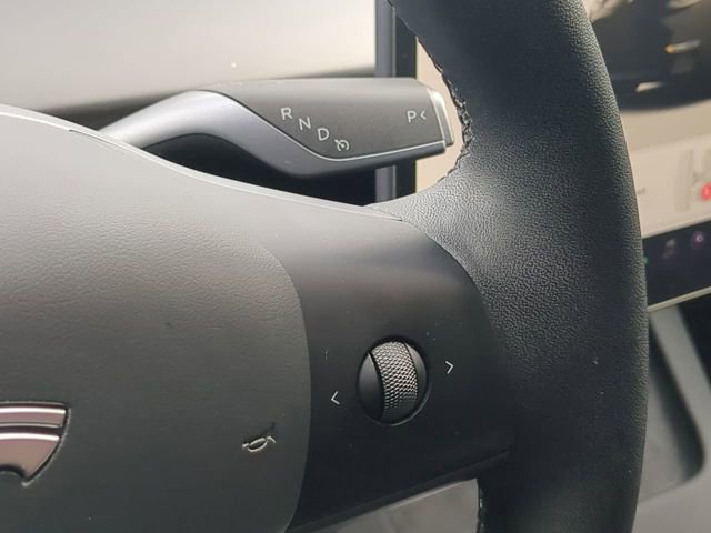 Used 2025 Tesla Model Y Performance image 30