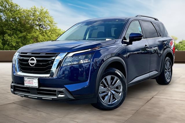 Certified 2024 Nissan Pathfinder SV FWD image 3