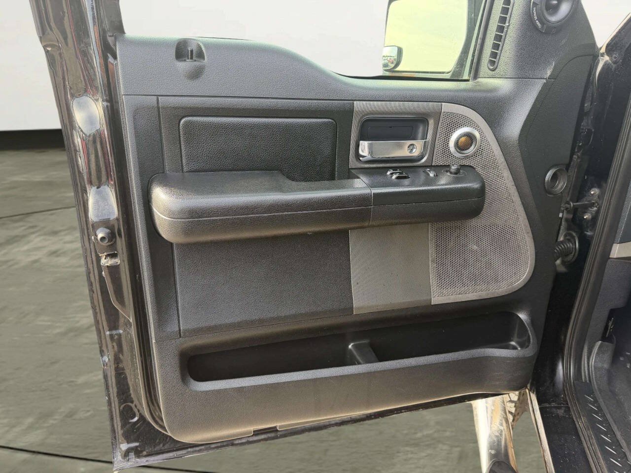 Used 2006 Ford F150 XLT AWD/4WD image 9