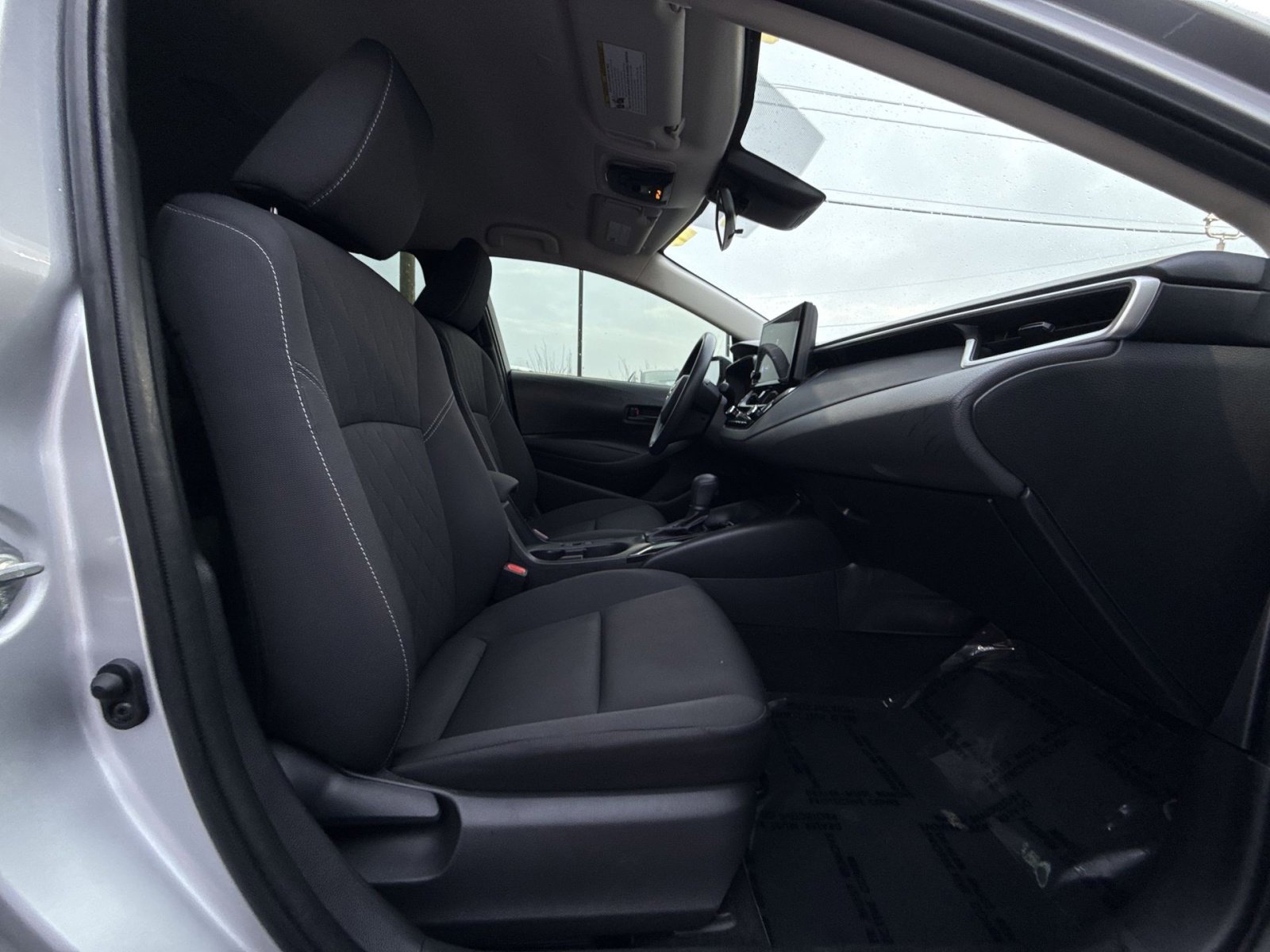 Used 2025 Toyota Corolla LE w/ Convenience Package image 21