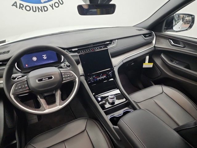 New 2025 Jeep Grand Cherokee L Limited w/ Trailer Tow Package image 17