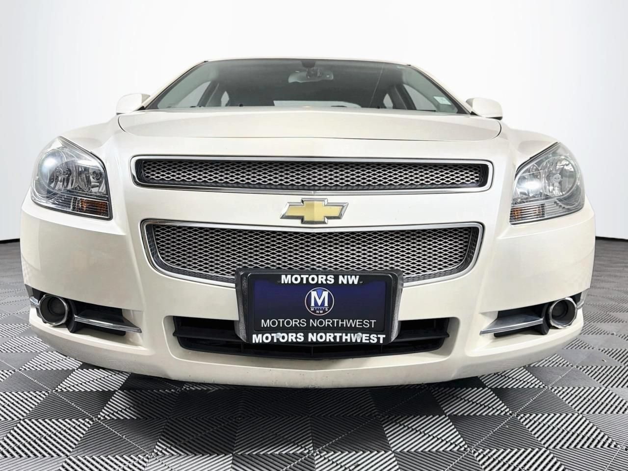 Used 2012 Chevrolet Malibu LTZ FWD image 2