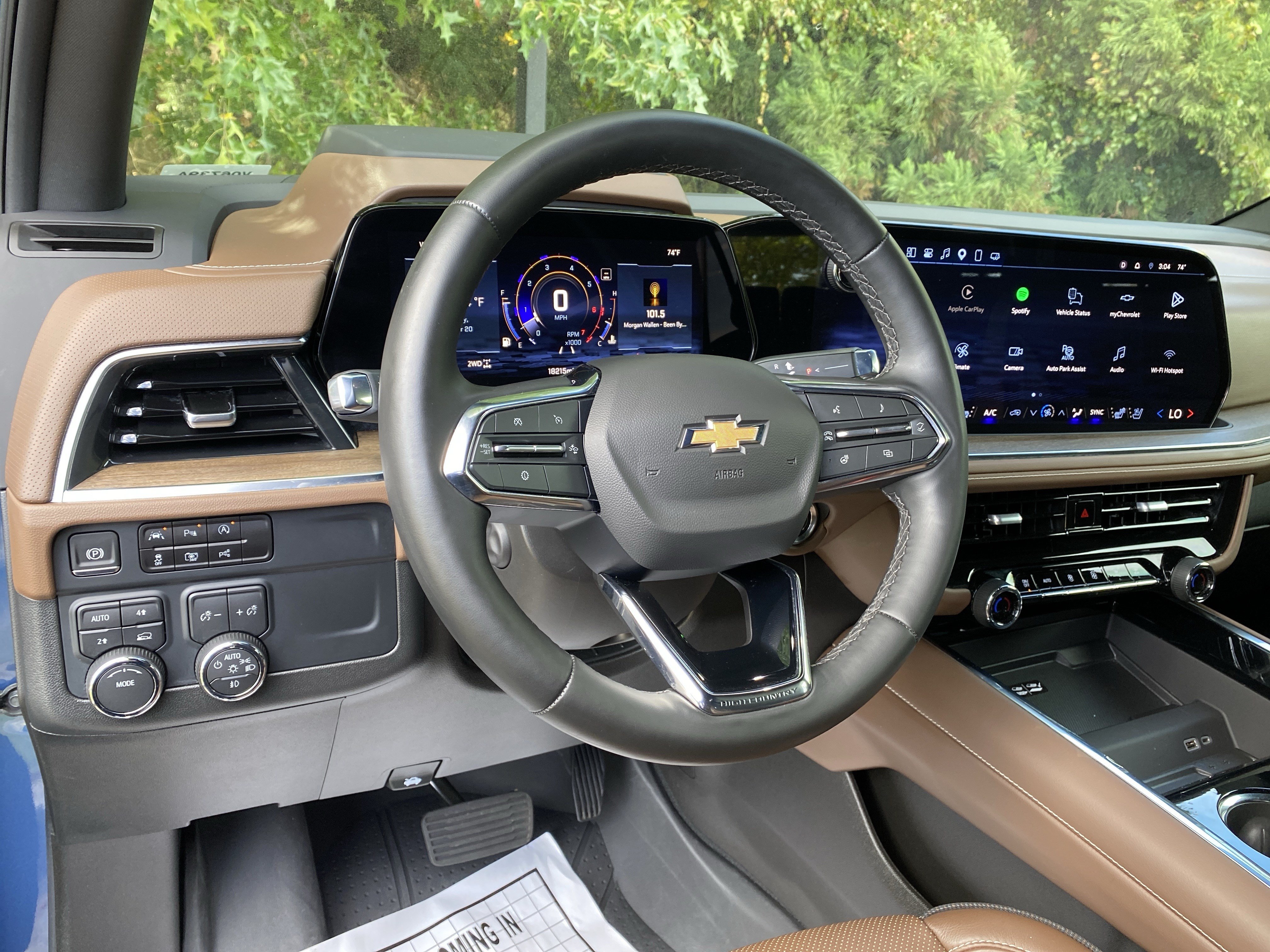 Used 2025 Chevrolet Tahoe High Country AWD/4WD image 17