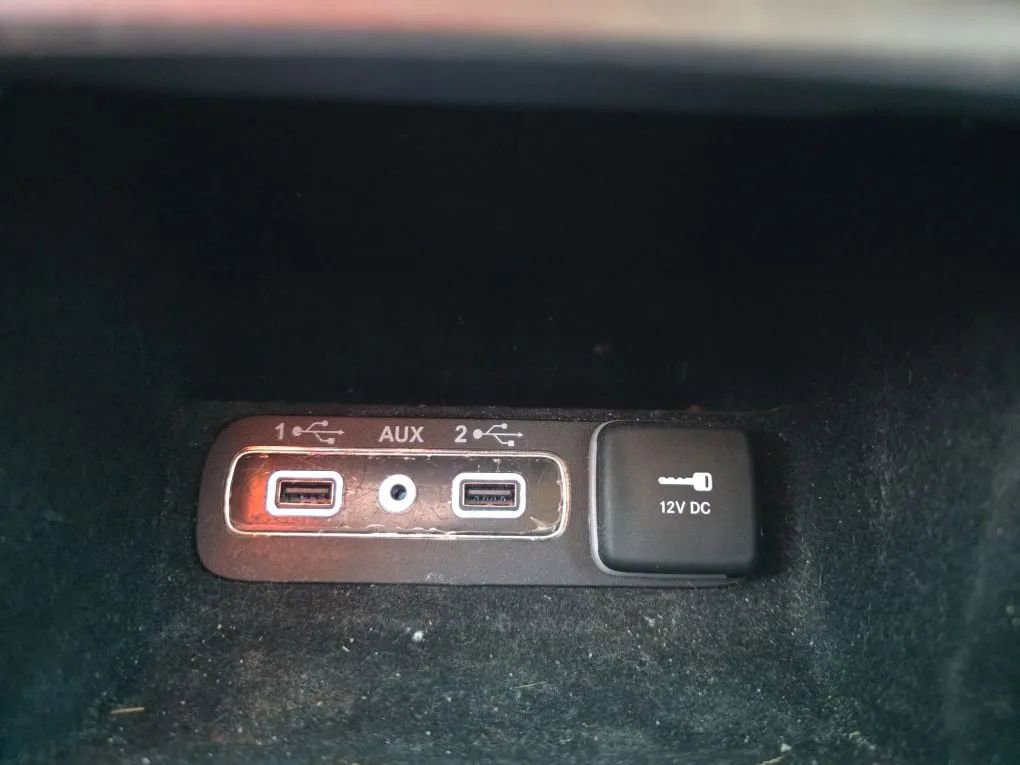 Used 2019 Jeep Grand Cherokee Limited w/ Luxury Group II image 38