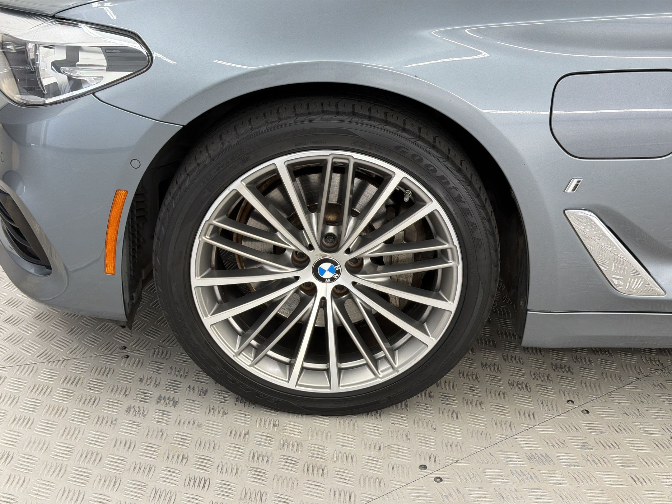 Used 2018 BMW 530e RWD image 13